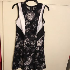 Great black and white flowered dress